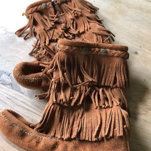 Minnetonka moccasin fringe booties